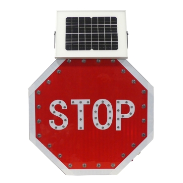 Vue générale du panneau lumineux à LED solaire stop AB4 classe 2