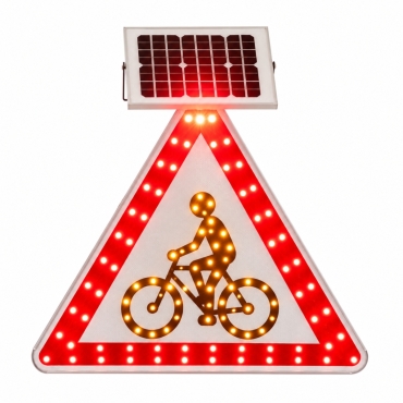 Vue allumée du panneau lumineux à LED solaire cyclistes A13b classe 2